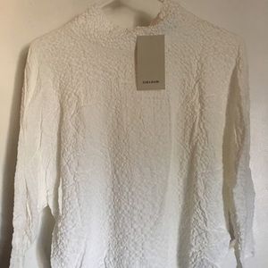 Textured 3/4 shelve top